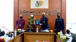 Banjarbaru - Kepala Badan Pusat Statistik (BPS) Provinsi Kalimantan Selatan, Yos Rusdiansyah, meneri